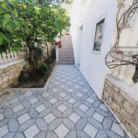 Makla Sarande